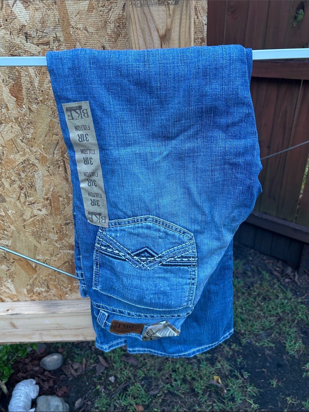 BKE Men's Blue Relaxed Denim Jeans with Embroidered Back Pocket